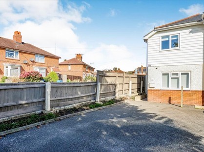 2 Bed Semi-Detached House, Livingstone Road, BH12