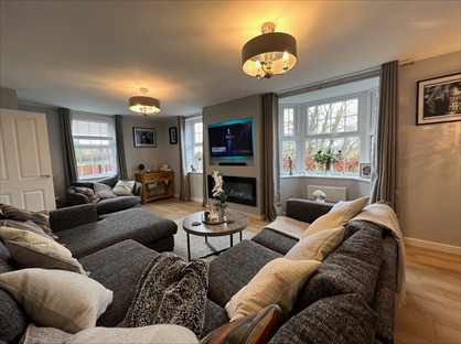 4 Bed Detached House, Field View, LS22