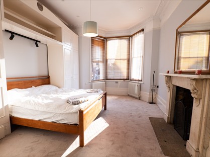 1 Bed Flat, Stormont Road, SW11