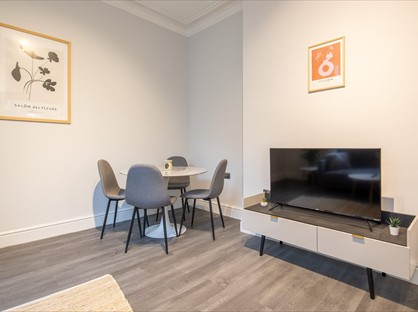 1 Bed Flat, Marsh House, M20