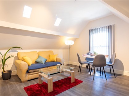 1 Bed Flat, Marsh House, M20