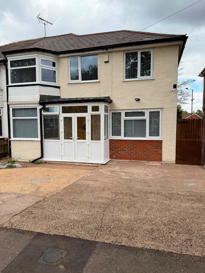 4 Bed Semi-Detached House, Farnhurst Road, B36