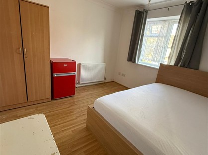 Room in a Shared House, Roberta Street, E2