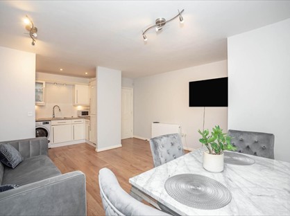 2 Bed Flat, Coniston Avenue, RM19