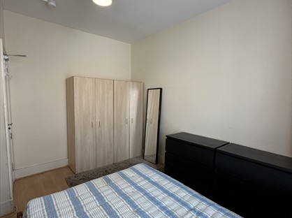 Room in a Shared Flat, Calderon Road, E11