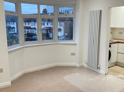 2 Bed Flat, North Gardens, SW19