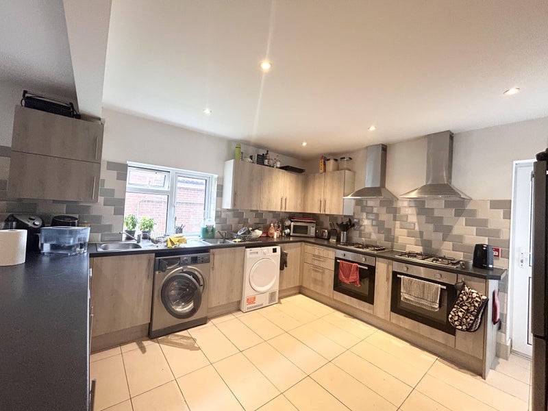 Additional image 10 of Room in a Shared House, Gordon Avenue, SO14, N1 7GU