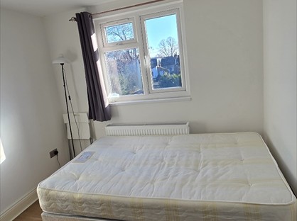 Room in a Shared House, Grove Road, E17