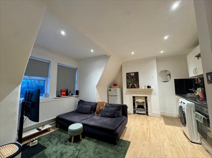 1 Bed Flat, Tooting High Street, SW17