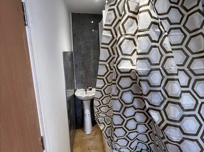 5 Bed End Terrace, Sterry Gardens, RM10