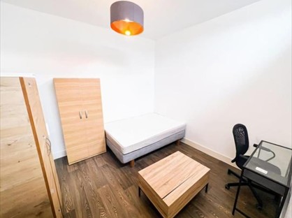 Room in a Shared House, Green Lane, IG3