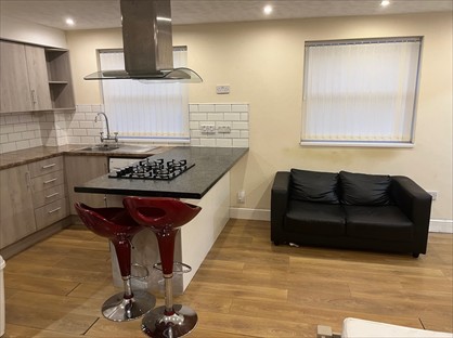 Studio Flat, Great Cheetham Street - Bills Inc, M7