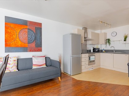 3 Bed Flat, Johnston Court, E10