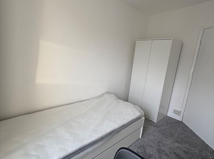 Room in a Shared House, Blewitt Street, NP20