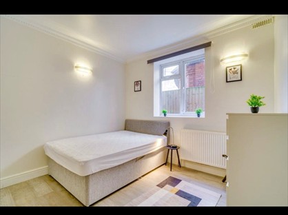 Room in a Shared House, Blakesley Avenue, W5