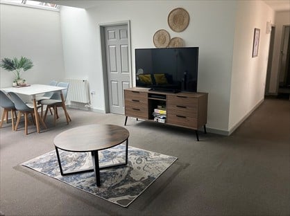 2 Bed Flat, Beeches Court, SL1