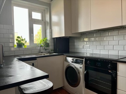 Room in a Shared Flat, Valentine Court, SE23