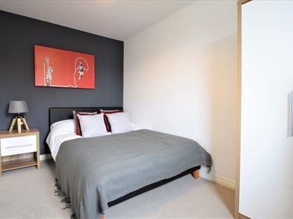 Room in a Shared House, Rolls Avenue, CW1