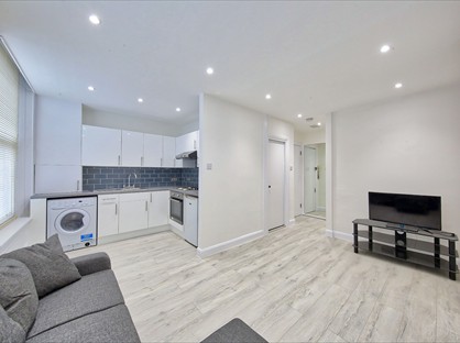 1 Bed Flat, Earls Court Road, SW5