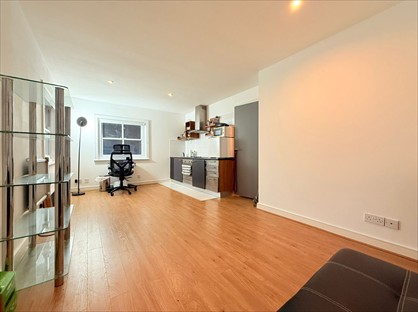 2 Bed Flat, Pembroke Road, W8