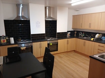 7 Bed Terraced House, Halifax, HX3