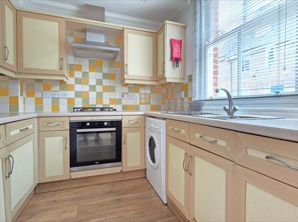 3 Bed Terraced House, Portland St, BN1