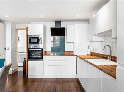 2 Bed Flat, Stone Street, BN1