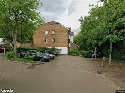 2 Bed Flat, Autumn Drive, SM2