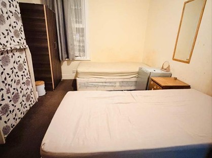 Room in a Shared House, Somerby Road, IG11