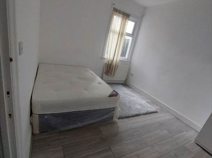 Room in a Shared House, Oregon Avenue, E12