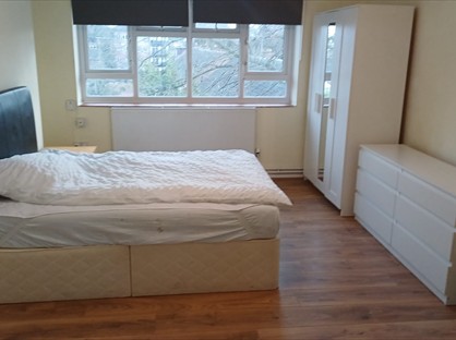 Room in a Shared Flat, West House Close, SW19