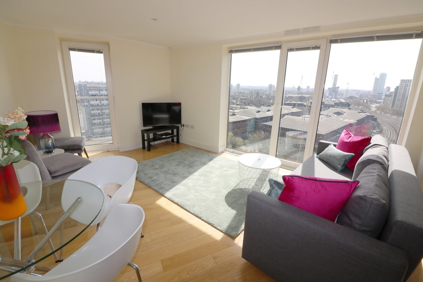 Additional image 2 of 2 Bed Flat, Salamanca Place, SE1, N1 7GU