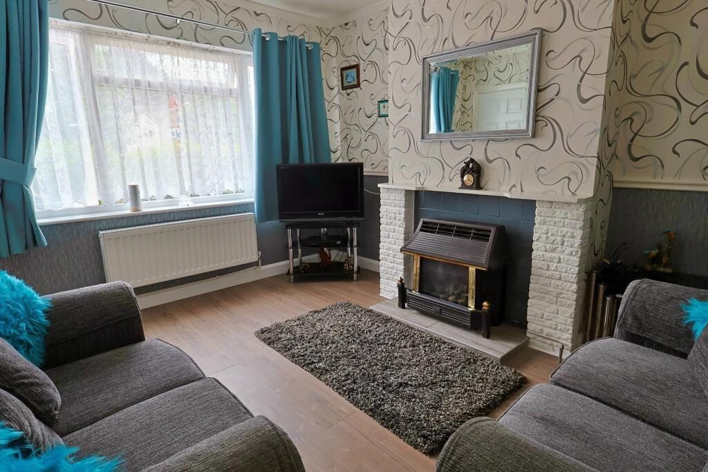 2 Bed Semi-Detached House, Charter Avenue, CV4, N1 7GU