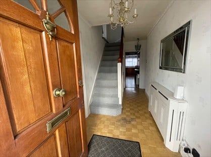 5 Bed Semi-Detached House, Runnymede Gardens, UB6