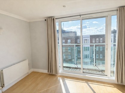 1 Bed Flat, Wheatley Court, SW2