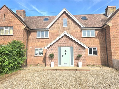 3 Bed Terraced House, Farm Lane, SN8