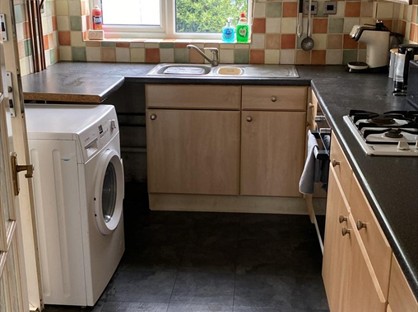 Room in a Shared House, Century Road, SG12