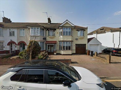 6 Bed Semi-Detached House, Sandringham Road, IG11