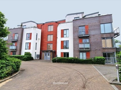 2 Bed Flat, Sambroke Square, EN4