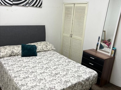 Room in a Shared House, Gill Street, M9