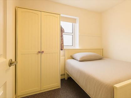 Room in a Shared House, Raycliff Avenue, CO15