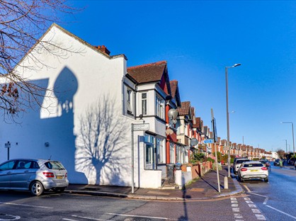 4 Bed End Terrace, Durnsford Road, SW19