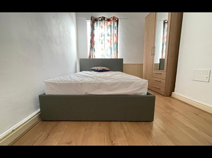 Room in a Shared House, Field Drive, NG20