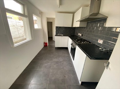 4 Bed Terraced House, Trevelyan Road, E15