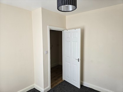 2 Bed Flat, Harehills Avenue, LS8