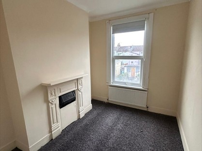 3 Bed Flat, Sunnyside Road, IG1