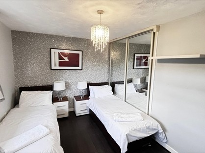 Room in a Shared House, Artillery Close, IG2