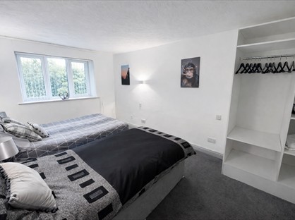 1 Bed Flat, Rochdale Road, OL3