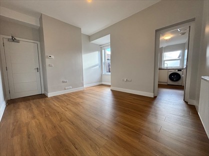 1 Bed Flat, East Reach, TA1