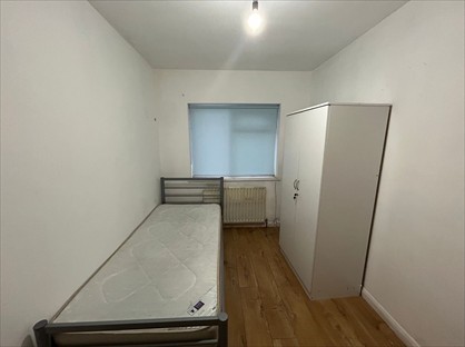 Room in a Shared House, Longford Gardens, UB4